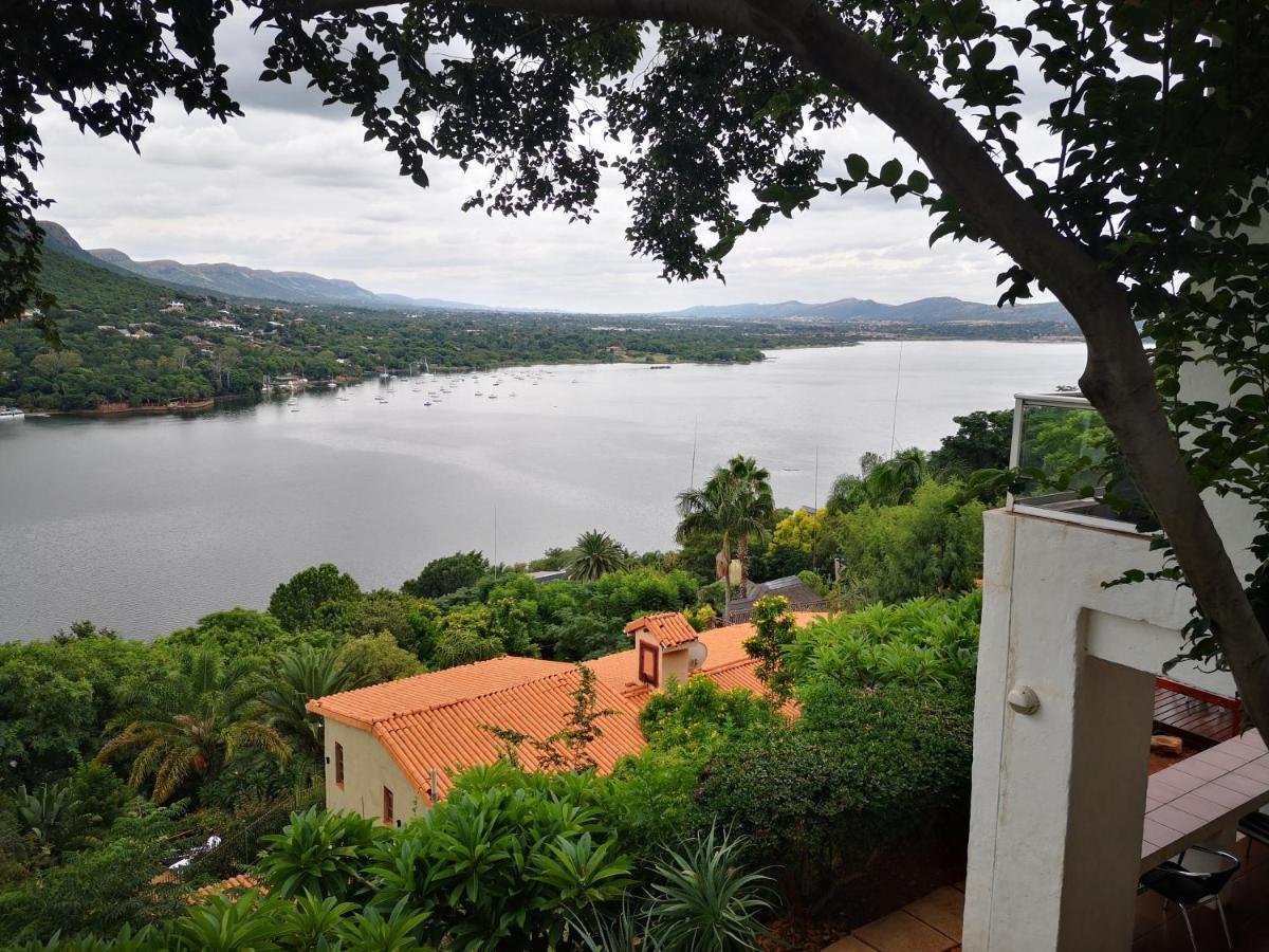 Bed and Breakfast Letamong Hartbeespoort Esterno foto